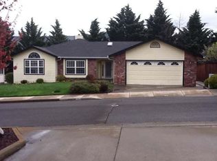 950 Cypress Point Loop, Ashland, OR 97520