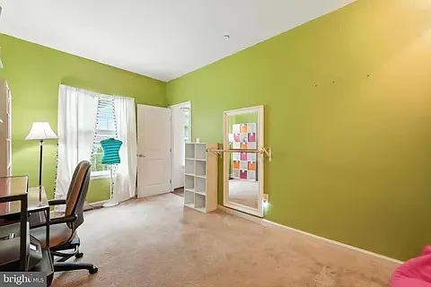 5 bed, 2264 sqft, $3,500 — Photo 4