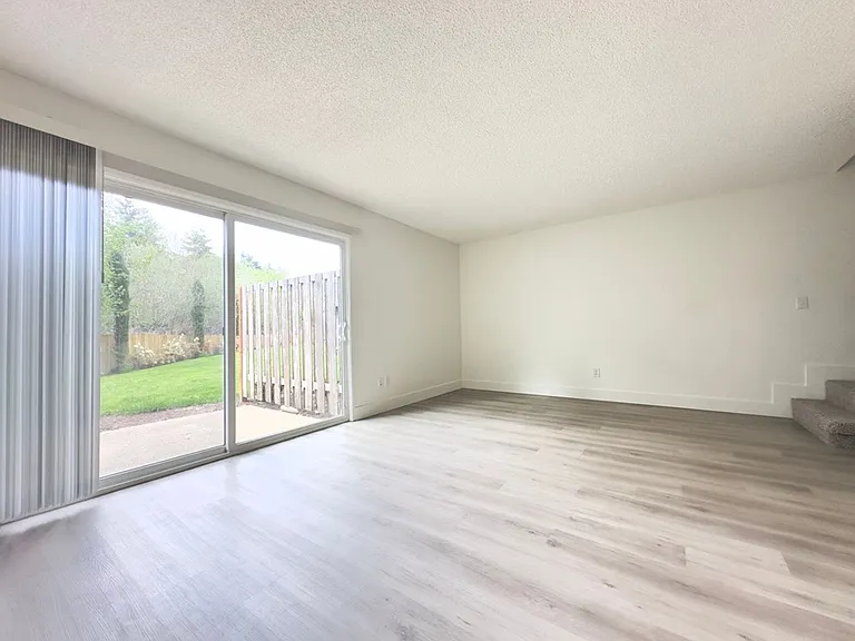 12590 SW Butner Rd — Photo 10