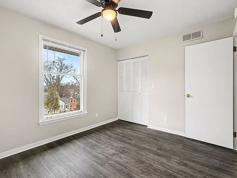 334 Hyde Park Dr — Photo 24