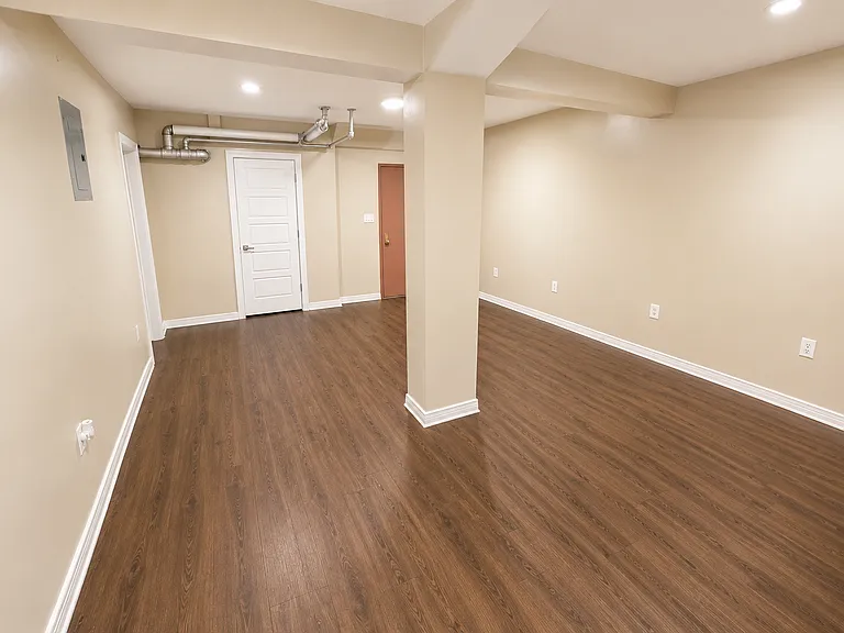 4 Carnegie Ave #BASEMENT — Photo 19