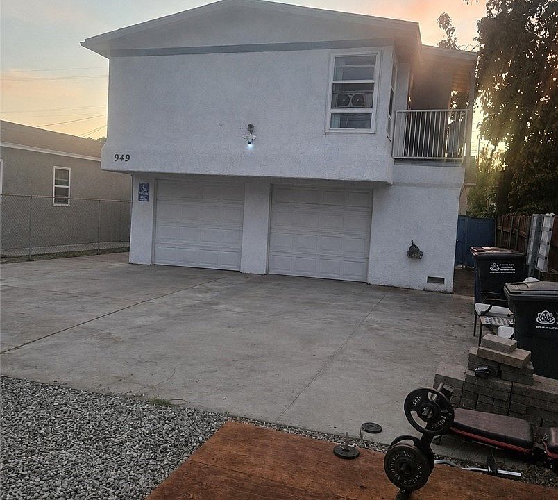 1st image of 947-949 S Ford Blvd #1