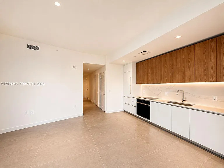 1400 Biscayne Blvd #1807 — Photo 6