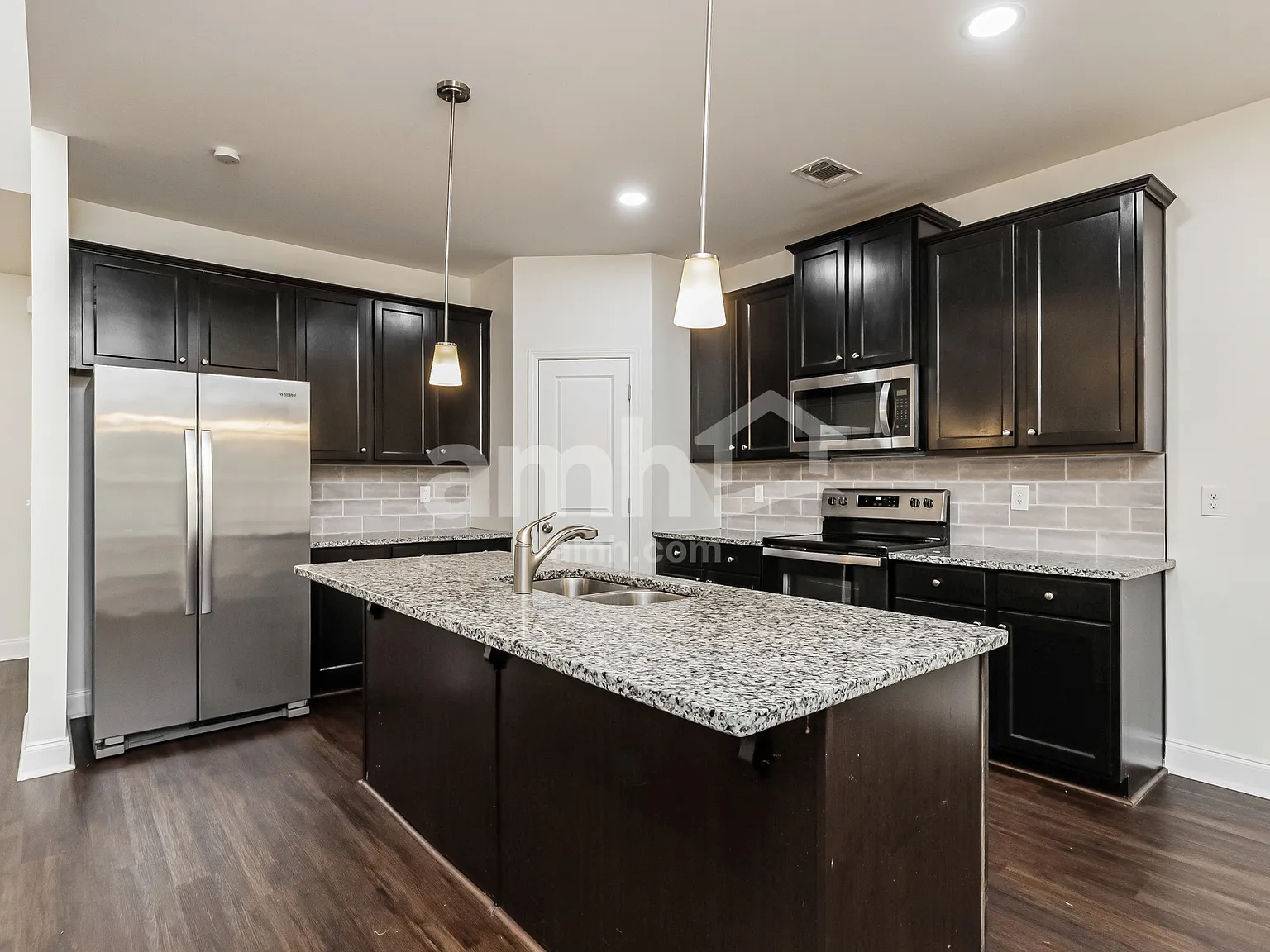 4 bed, 2.0 bath, 1829 sqft, $2,020 — Photo 4