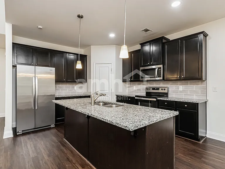 121 Coulter Woods Dr — Photo 4