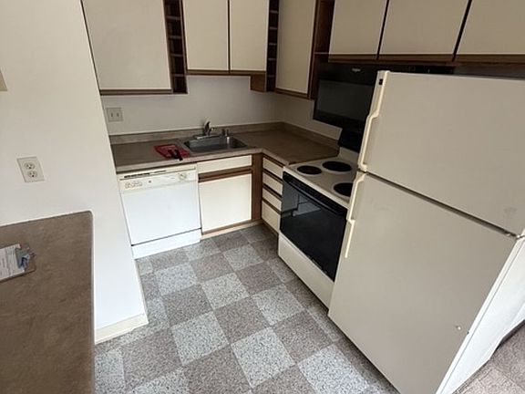 2nd image of 643 E Johnson St #50e1b1c69