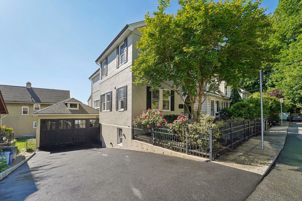 Rockwood Pl-2105-001.jpg