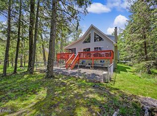 222 Spring Box Ln, Lake Ariel, PA 18436