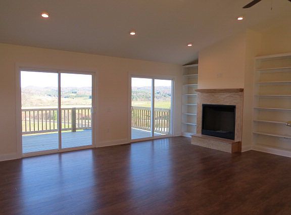 5th image of 303 Fairfield Way
