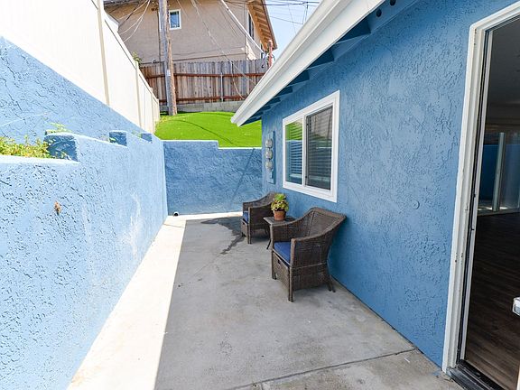 2nd image of 257 Avenida Victoria