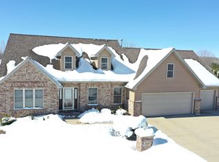 1631 Shallow Creek Ct, Green Bay, WI 54313
