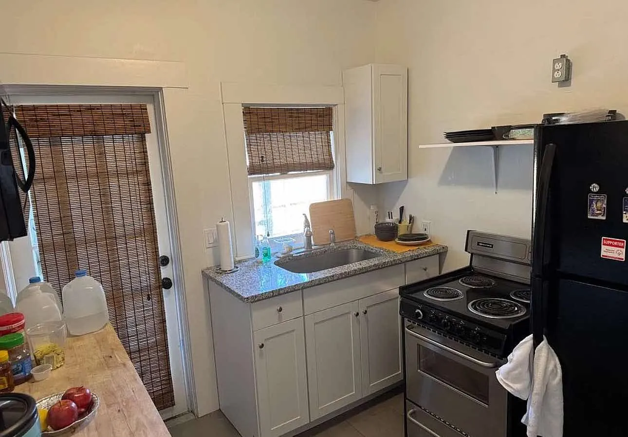 2 bed, 1.5 bath, 980 sqft, $1,080 — Photo 2