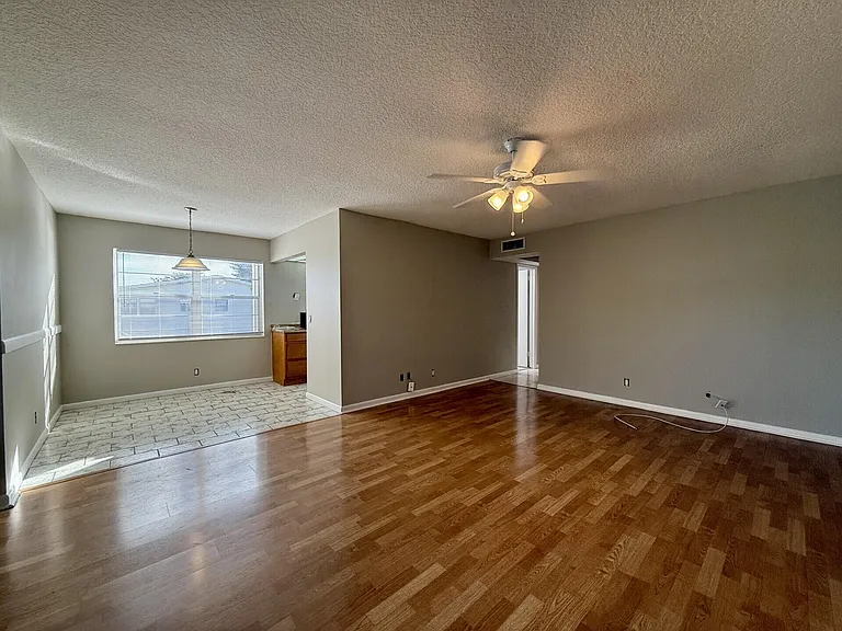 93 Sheffield St E #93-D — Photo 22