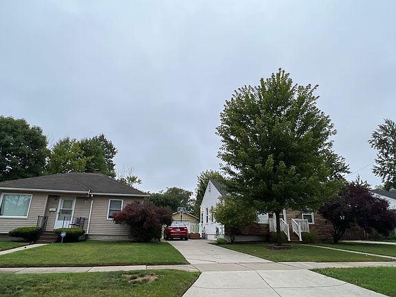 3rd image of 28493 Brentwood St