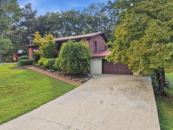 4th image of 215 Cherokee Cir