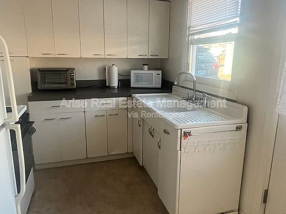 5th image of 130 SW Canyon Dr #4