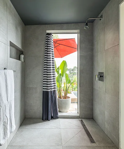 7107 Pacific View Dr — Photo 23