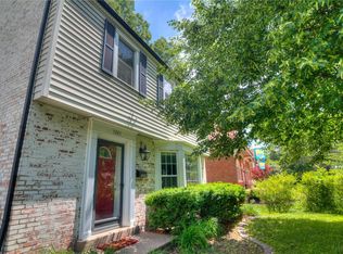 7205 Forsyth Blvd, Saint Louis, MO