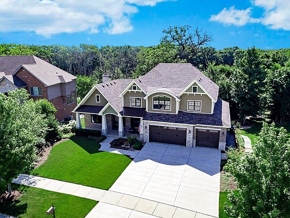 3rd image of 20063 Oakwood Dr
