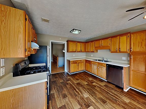 5th image of 859 Grindstone Dr SW