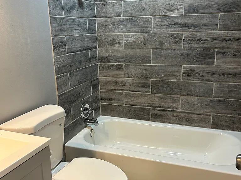 2119 McKinley Ave — Photo 2