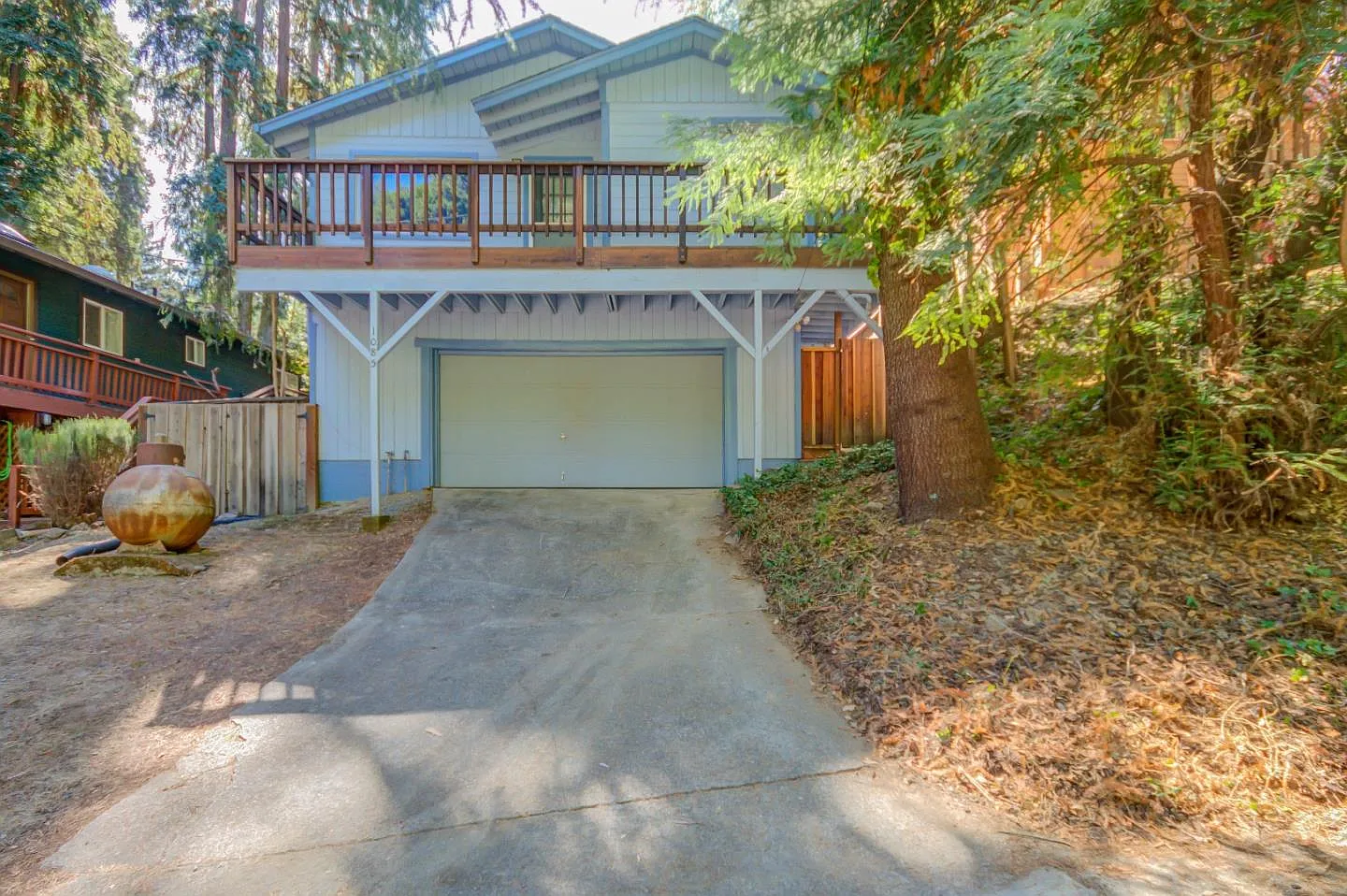 1085 Rambling Rd photo 1