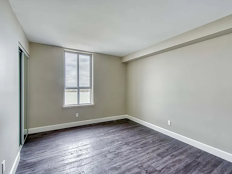 8787 Riverside Dr E — Photo 58