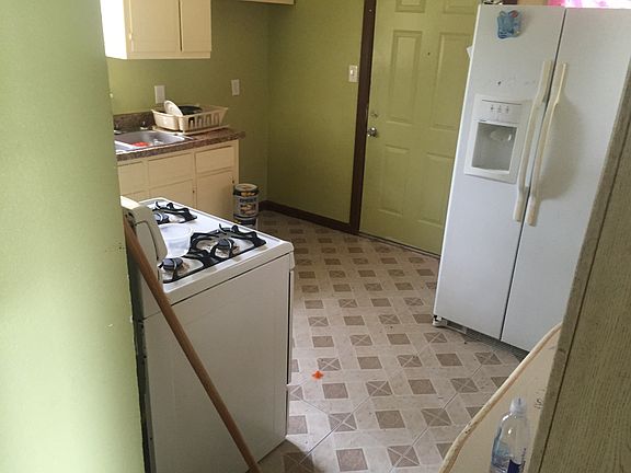 4th image of 527 Pleasant Vista Dr