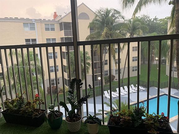5th image of 8323 Lake Dr APT 404