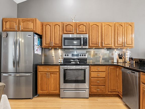 5th image of 32 Marion St Unit 32