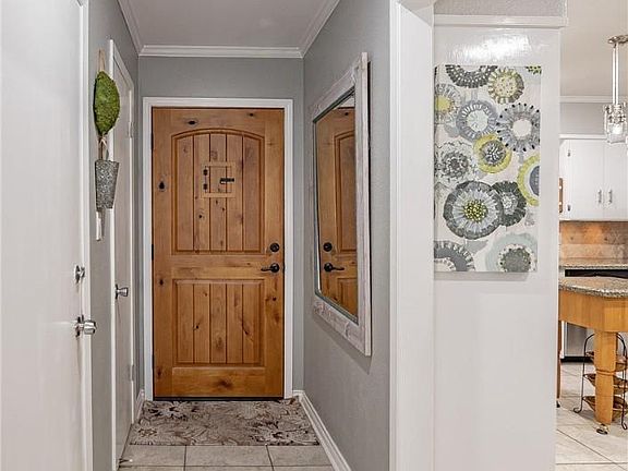4th image of 518 Monterrey Dr
