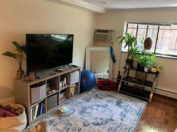2nd image of 6 Blair Pl APT 3