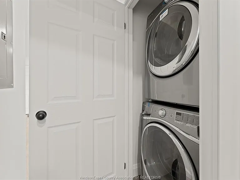 702 Pierre Ave #1 — Photo 11