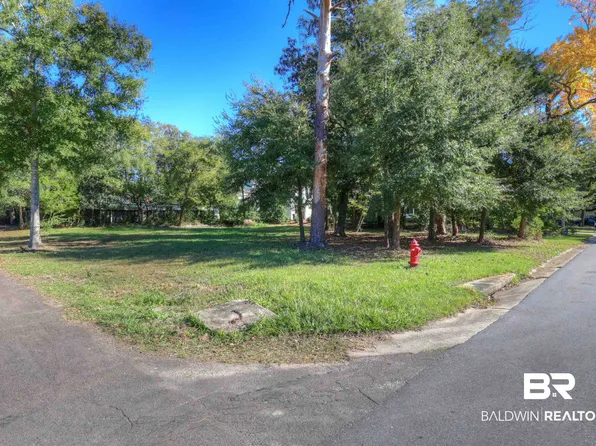 255 George St, Fairhope, AL 36532