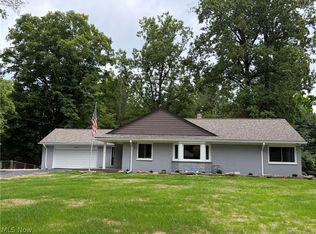 2120 Arms Dr, Girard, OH 44420