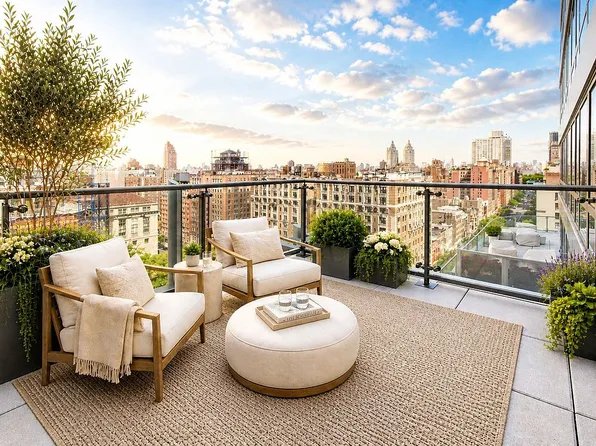 212 W 72nd St #16B, New York, NY 10023