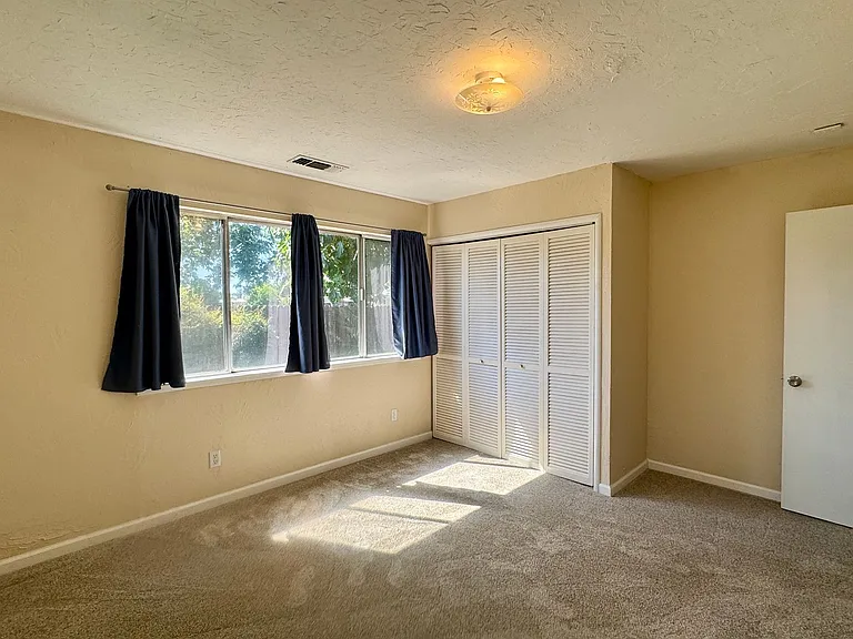 2614 Aramon Dr — Photo 45