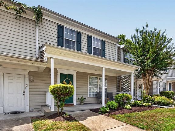 3rd image of 1526 Creek Ct