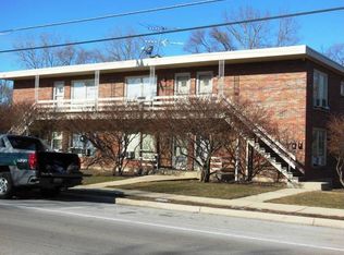 1102 Dean St APT 4, St Charles, IL 60174