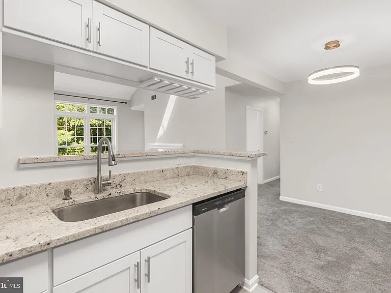 2221 Lovedale Ln #I — Photo 23
