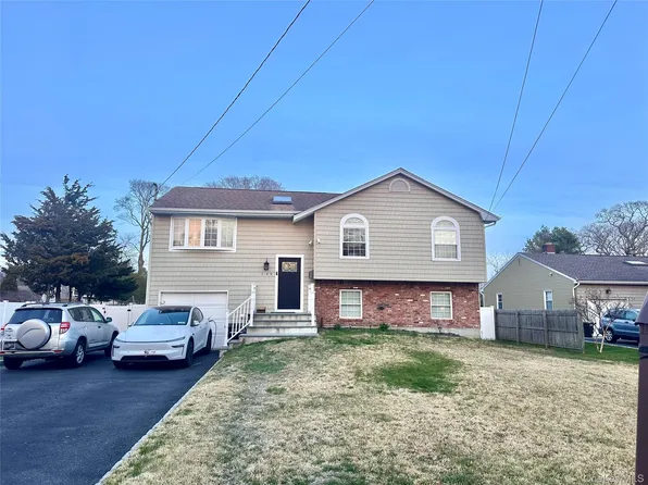 249 Bayport Avenue, Bayport, NY 11705