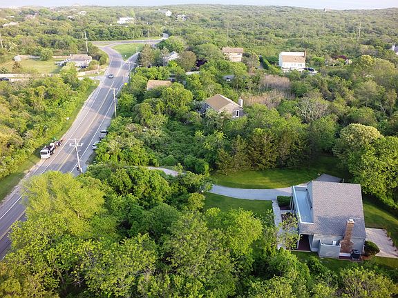 3rd image of 21 W Lake Dr