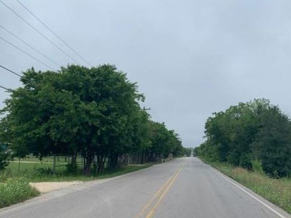 Exterior Neighborhood (street photo)