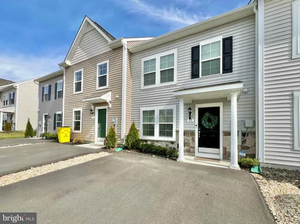 83 Loblolly Dr, Bunker Hill, WV 25413