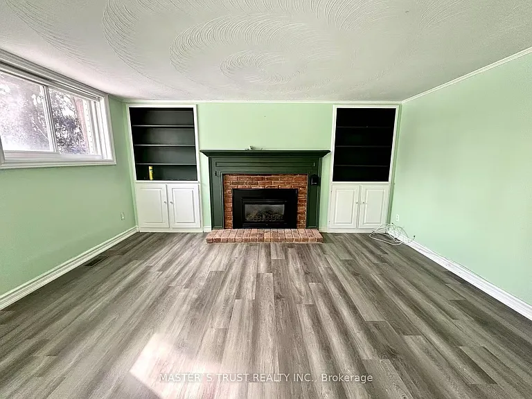 5183 Cherryhill Cres — Photo 27