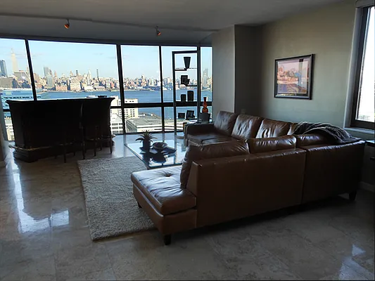 Sold by Hudson View Realty LLC | media 11