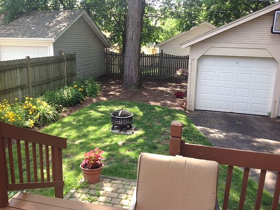 4th image of 1442 Redwood Ave