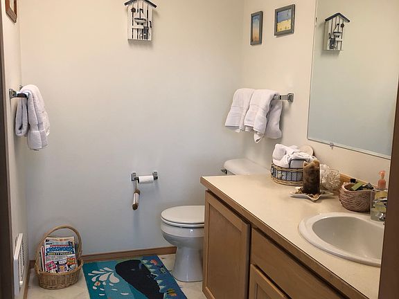Main floor bath. 