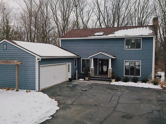 3rd image of 4127 Landings Ln