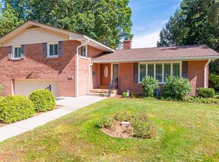 486 Lillian Dr, Sharon, PA 16146